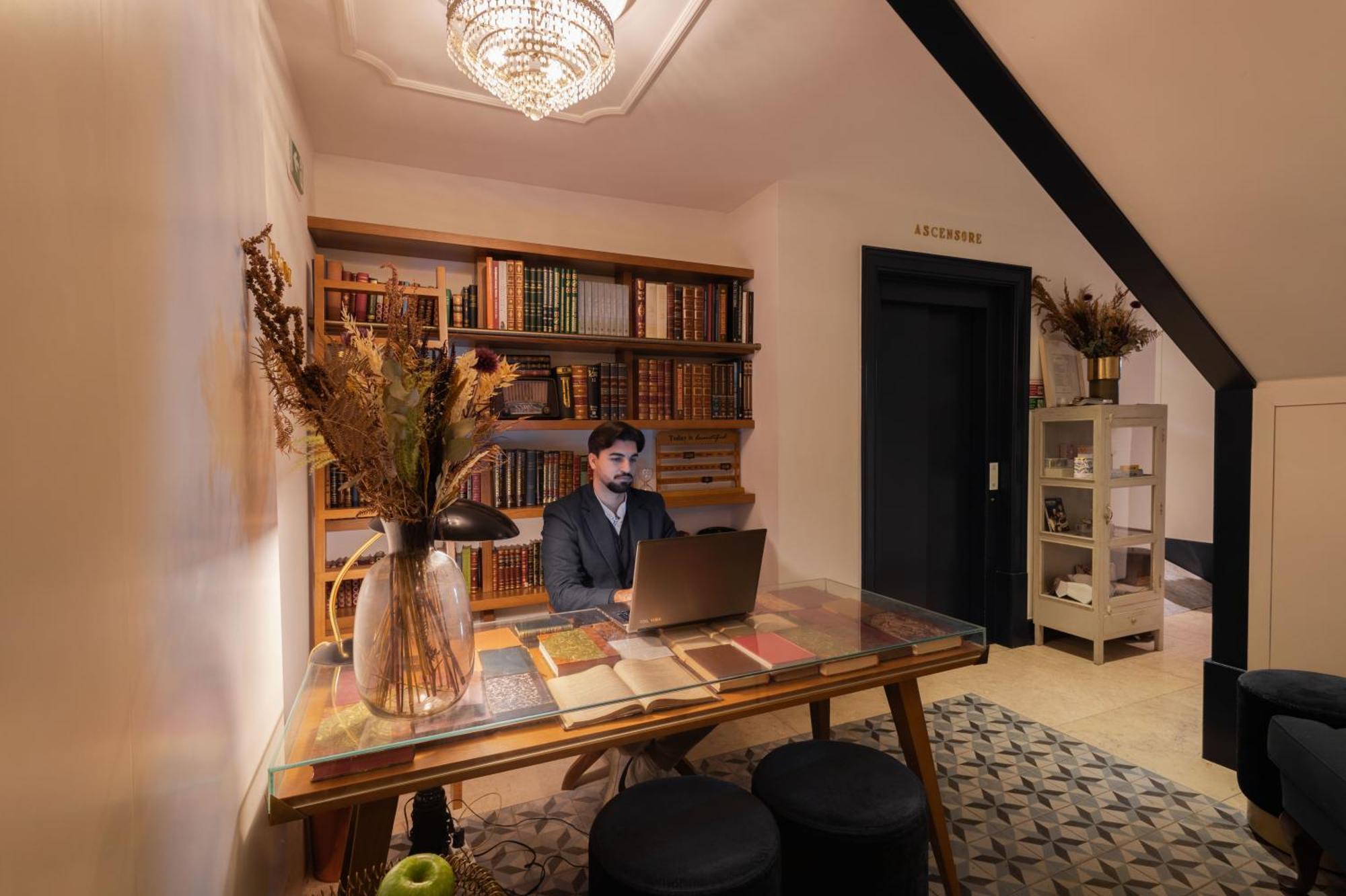 Almaria - Ex Libris Apartments | Chiado Lisboa Εξωτερικό φωτογραφία